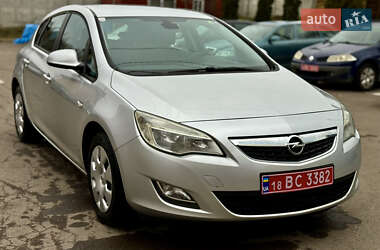 Хетчбек Opel Astra 2011 в Рівному