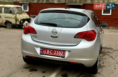 Хетчбек Opel Astra 2011 в Рівному