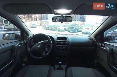 Седан Opel Astra 2004 в Сумах