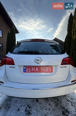 Универсал Opel Astra 2013 в Луцке