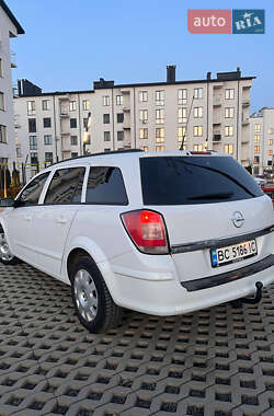 Універсал Opel Astra 2007 в Луцьку