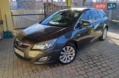 Универсал Opel Astra 2011 в Бориславе