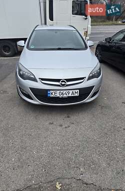 Універсал Opel Astra 2013 в Дніпрі