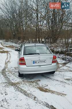 Хэтчбек Opel Astra 1998 в 