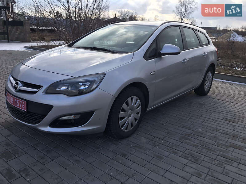 Універсал Opel Astra 2015 в Сокалі