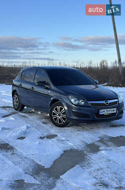 Хэтчбек Opel Astra 2009 в Коростене