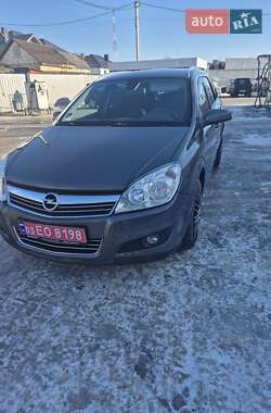 Универсал Opel Astra 2009 в Луцке