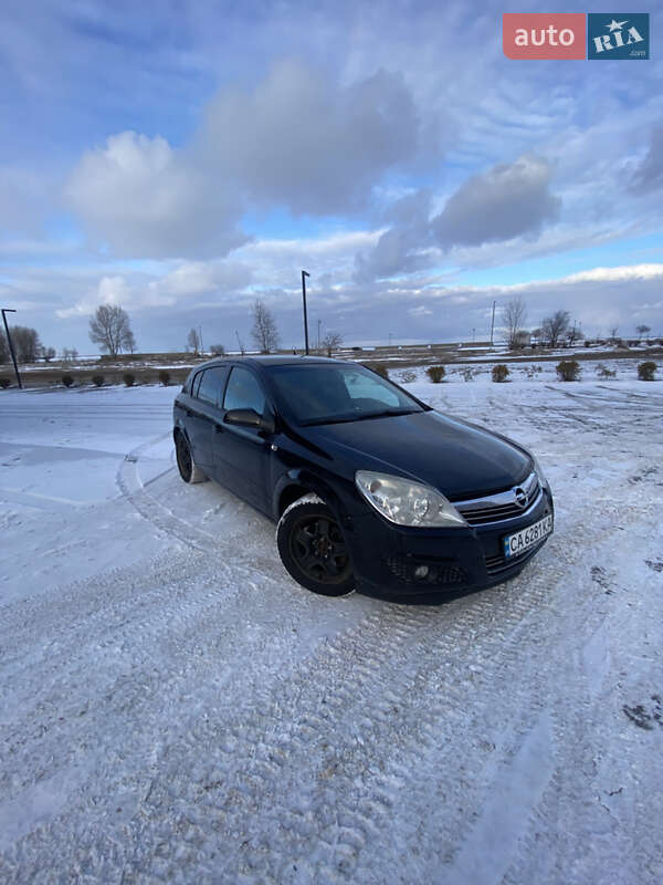 Хэтчбек Opel Astra 2009 в Черкассах