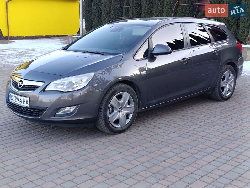 Универсал Opel Astra 2011 в 