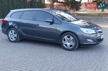 Универсал Opel Astra 2011 в 