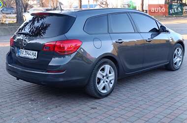 Универсал Opel Astra 2011 в 
