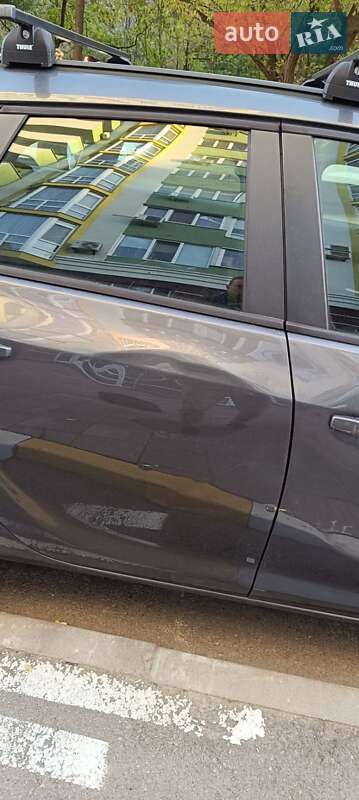 Универсал Opel Astra 2011 в Киеве