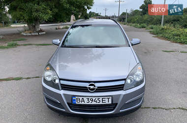 Универсал Opel Astra 2005 в Смеле