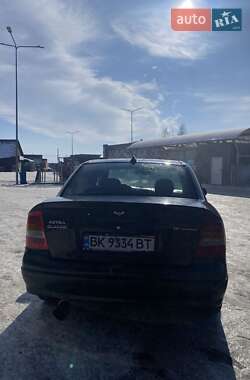 Седан Opel Astra 2008 в Сарнах