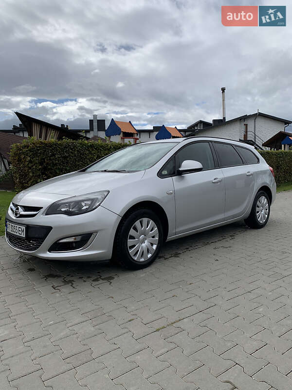 Универсал Opel Astra 2013 в Косове