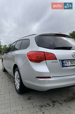 Универсал Opel Astra 2013 в Косове