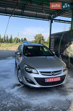 Универсал Opel Astra 2013 в Косове