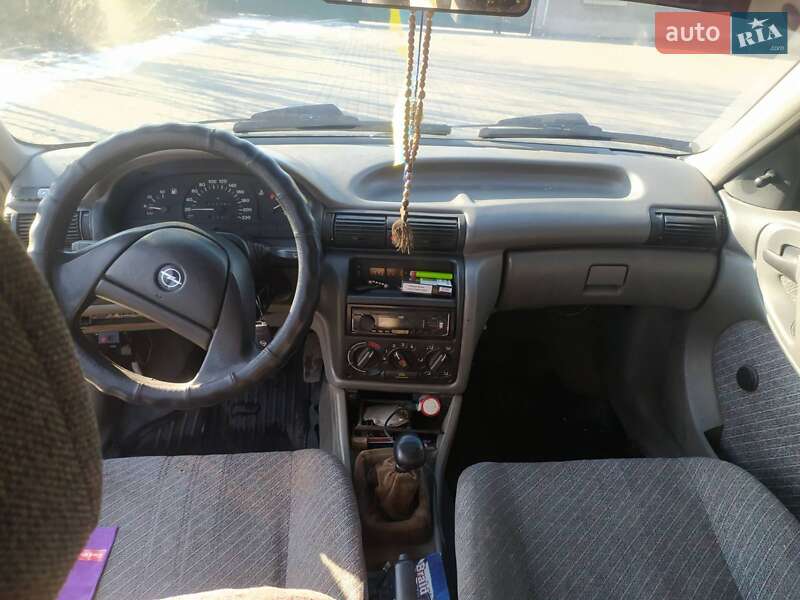 Седан Opel Astra 1994 в Вінниці