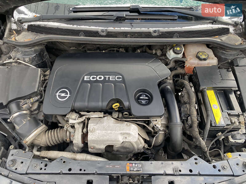 Универсал Opel Astra 2014 в Ивано-Франковске