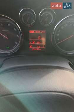 Універсал Opel Astra 2013 в 