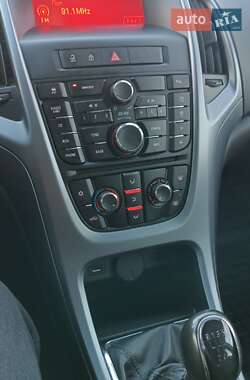 Універсал Opel Astra 2013 в 