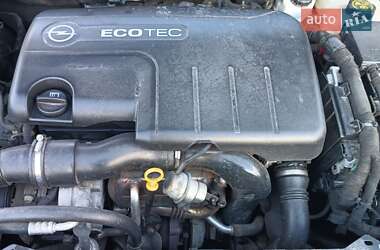 Універсал Opel Astra 2013 в 