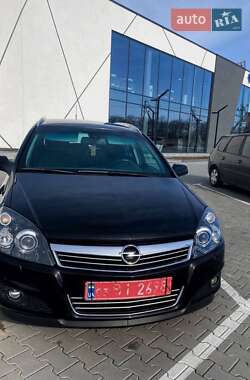 Універсал Opel Astra 2009 в Луцьку