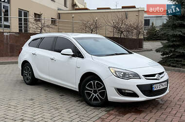 Універсал Opel Astra 2012 в Харкові