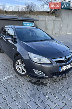 Универсал Opel Astra 2010 в Дрогобыче