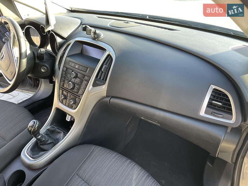 Универсал Opel Astra 2010 в Дрогобыче