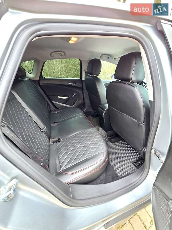 Хетчбек Opel Astra 2010 в Луцьку