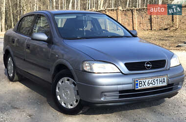 Седан Opel Astra 2008 в Волочиске