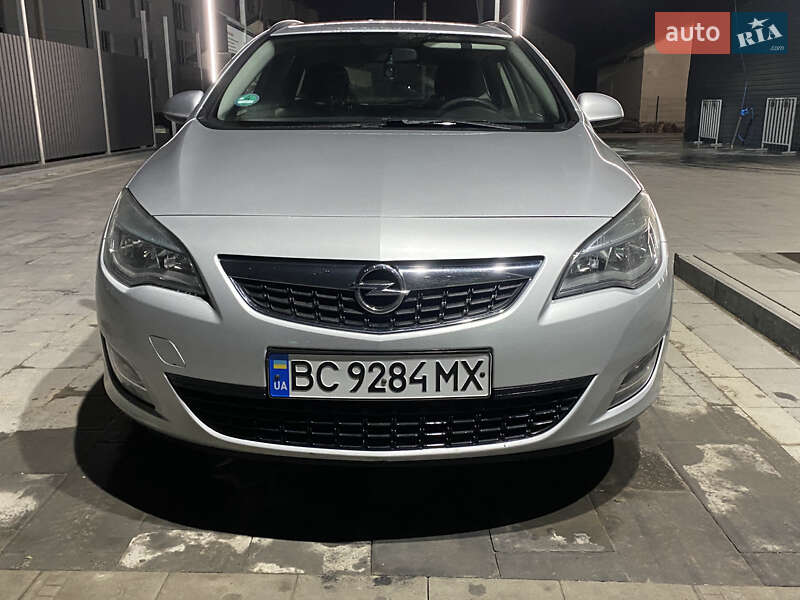Opel Astra 2011