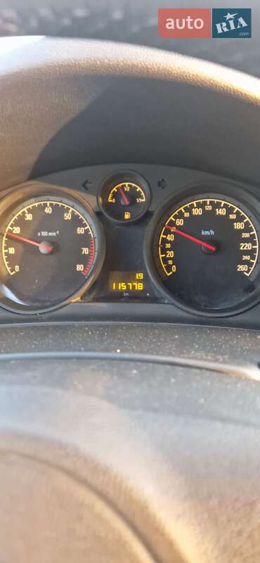 Універсал Opel Astra 2006 в Луцьку