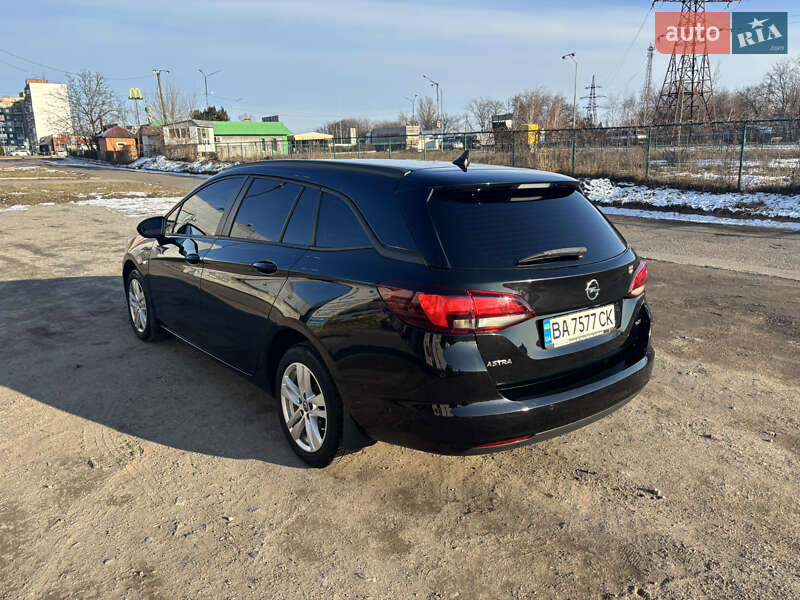 Универсал Opel Astra 2017 в Александрие