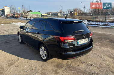 Универсал Opel Astra 2017 в 