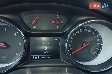 Универсал Opel Astra 2017 в 