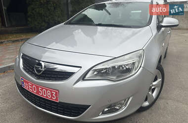 Універсал Opel Astra 2011 в 