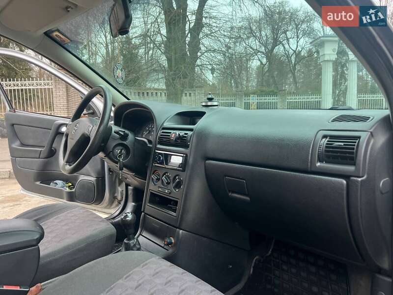Хэтчбек Opel Astra 2002 в Виннице