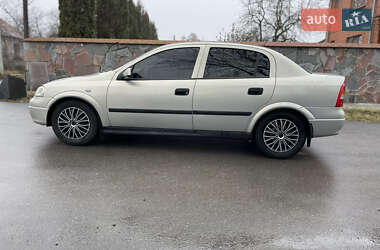 Седан Opel Astra 2008 в Староконстантинове