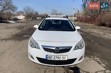 Универсал Opel Astra 2011 в Смеле