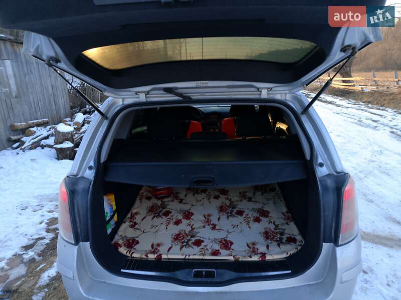 Универсал Opel Astra 2006 в Барановке
