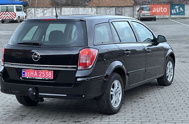 Універсал Opel Astra 2010 в 
