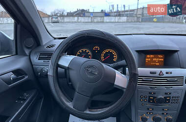 Універсал Opel Astra 2010 в 