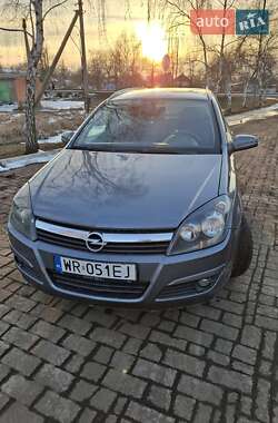 Универсал Opel Astra 2005 в Межевой