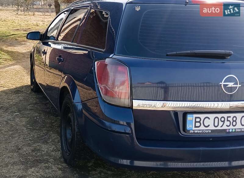 Универсал Opel Astra 2006 в Ивано-Франковске