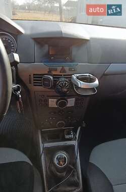 Универсал Opel Astra 2006 в 
