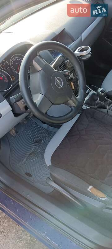 Универсал Opel Astra 2006 в Ивано-Франковске