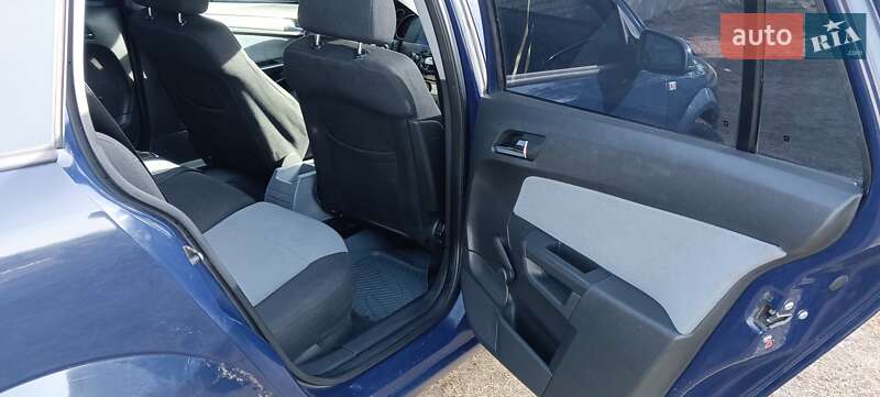 Универсал Opel Astra 2006 в Ивано-Франковске