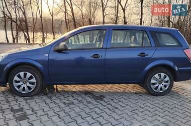 Універсал Opel Astra 2010 в 